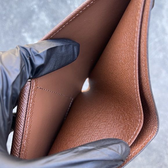 Louis Vuitton Monogram Billfold Bifold Wallet Coin Compartment - Picture 9 of 13